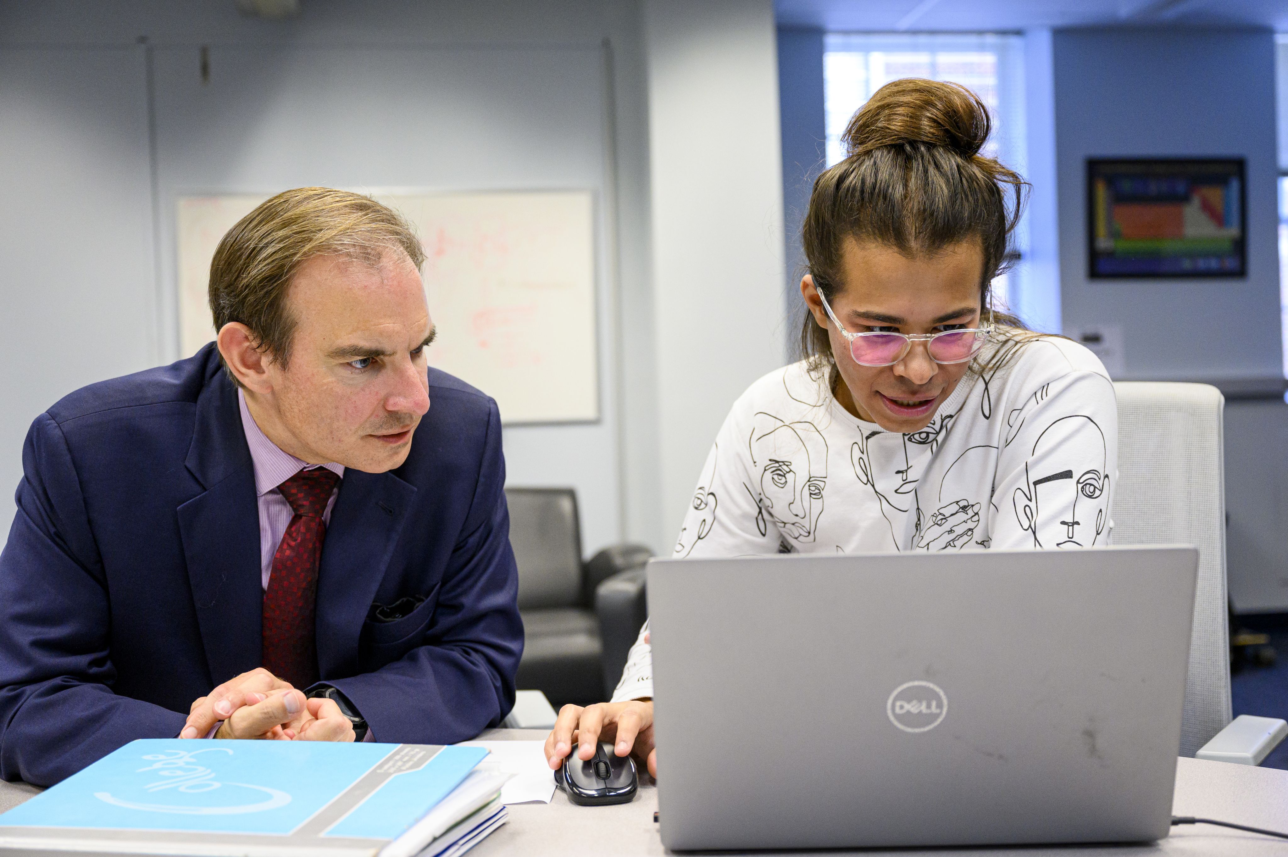 Physicist Stephen Sekula utilizes SMU’s artificial intelligence infrastructure to simulate data that explores the fundamental structure of the universe.